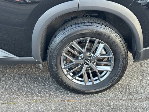 Used 2024 Nissan Rogue S image 19