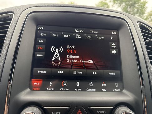 Used 2018 Dodge Durango SRT w/ Technology Group AWD/4WD image 19