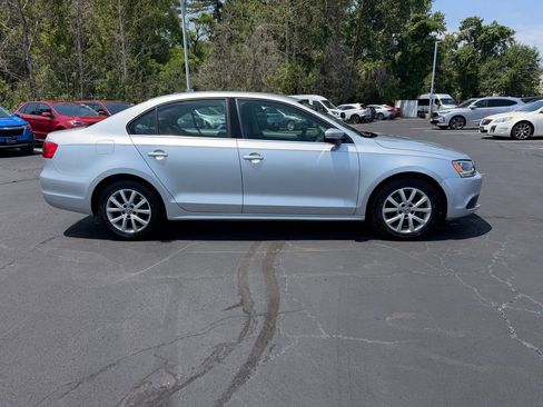 Used 2013 Volkswagen Jetta SE FWD image 5
