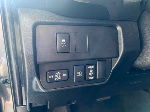 Used 2021 Toyota Tacoma TRD Off-Road w/ Technology Package AWD/4WD image 17