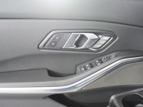 Used 2026 BMW 330i Sedan w/ Premium Package RWD image 8
