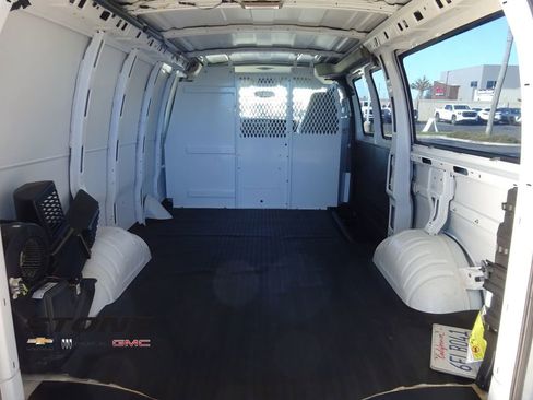 Used 2007 GMC Savana 2500 w/ Power and Light Package image 24