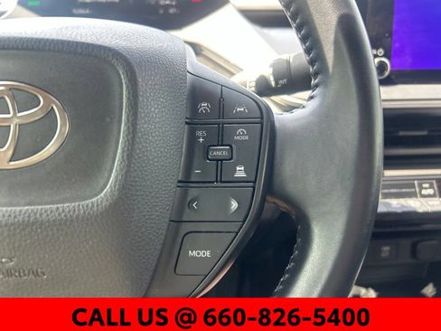Used 2024 Toyota Prius LE FWD image 13