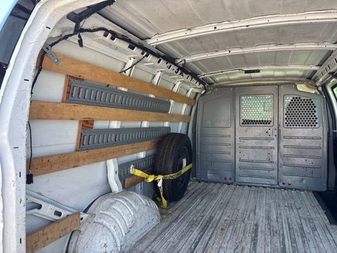 Used 2015 GMC Savana 2500 RWD image 14