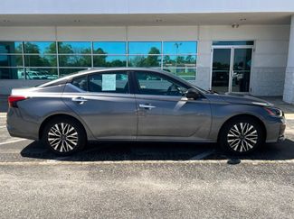 Used 2024 Nissan Altima 2.5 SV video 3