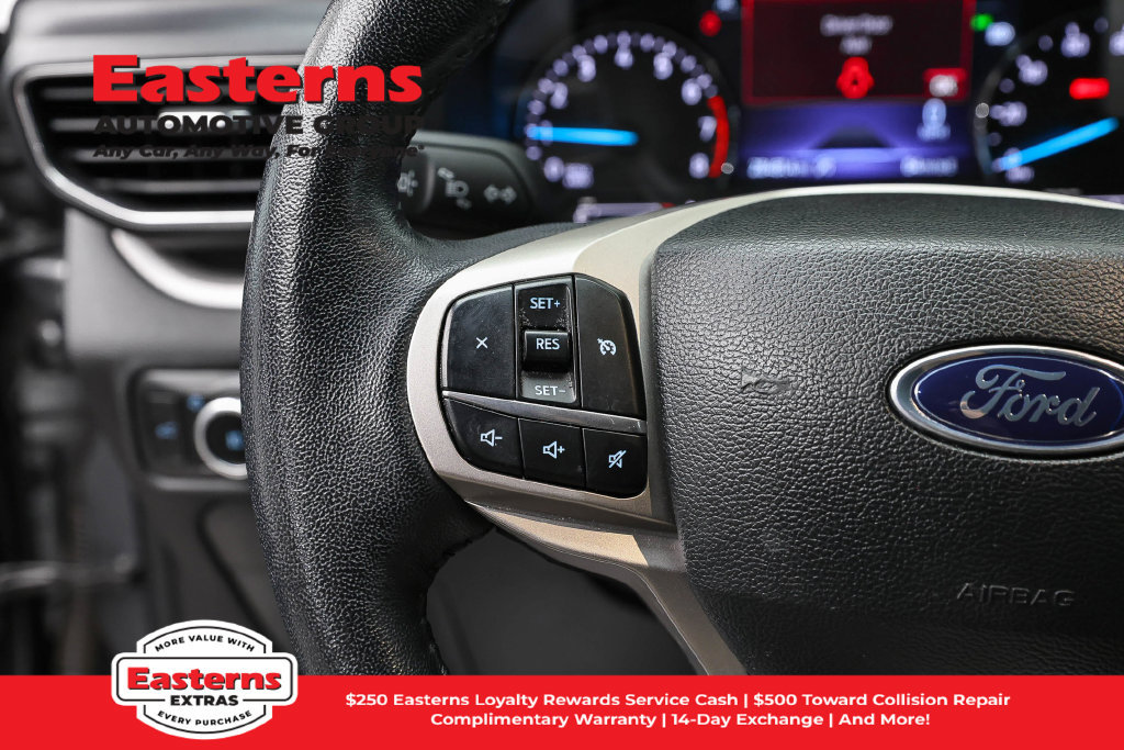 Used 2023 Ford Explorer XLT w/ Equipment Group 202A AWD/4WD image 16