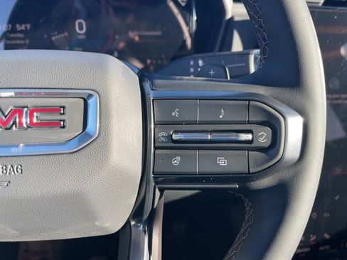 New 2026 GMC Terrain AT4 w/ LPO, Black Badging Package image 18