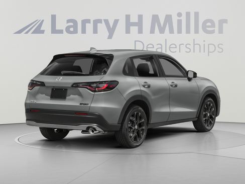 Used 2023 Honda HR-V Sport image 2