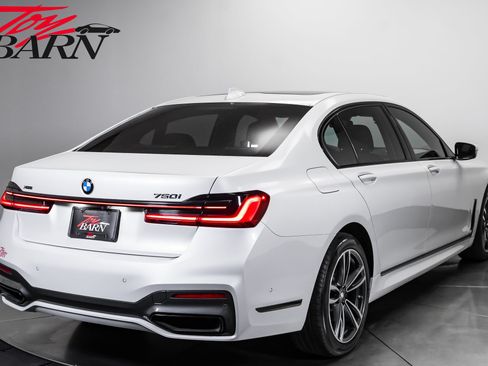 Used 2021 BMW 750i xDrive w/ Executive Package AWD/4WD image 5