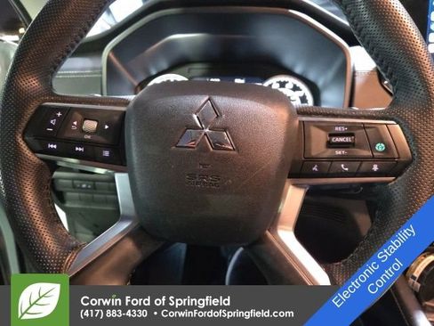 Used 2024 Mitsubishi Outlander SE image 10