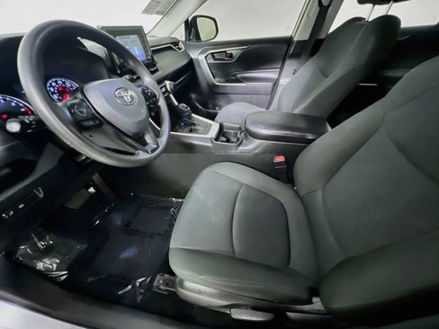 Used 2021 Toyota RAV4 LE FWD image 15