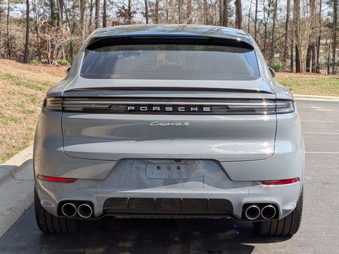 Certified 2025 Porsche Cayenne S AWD/4WD image 6