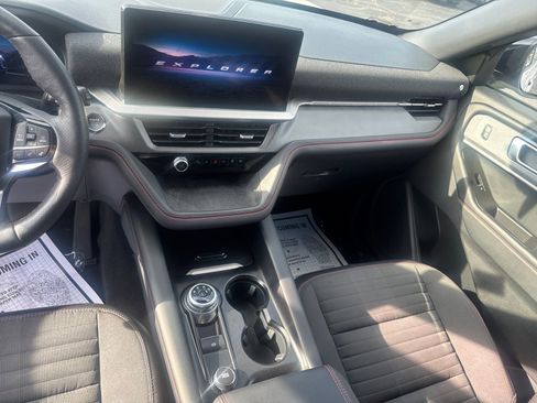 Used 2025 Ford Explorer ST-Line w/ ST-Line Street Pack AWD/4WD image 12