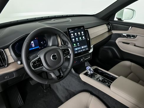 New 2026 Volvo XC90 B6 Plus w/ Protection Package Premier image 4