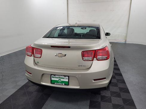 Used 2016 Chevrolet Malibu LT FWD image 7