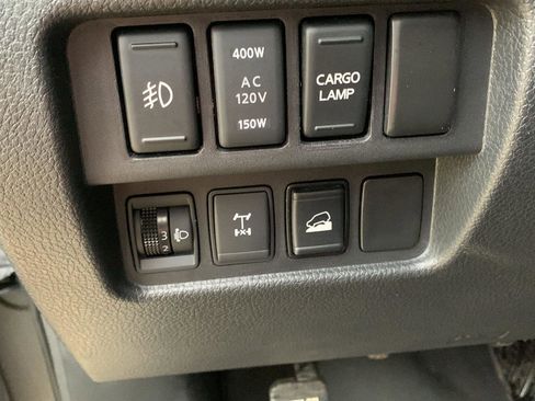 Used 2018 Nissan Titan PRO-4X w/ Pro-4x Convenience Package image 11