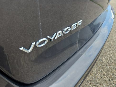 Used 2023 Chrysler Voyager LX FWD image 36