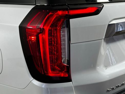 Used 2023 GMC Yukon XL Denali w/ Denali Reserve Package image 16