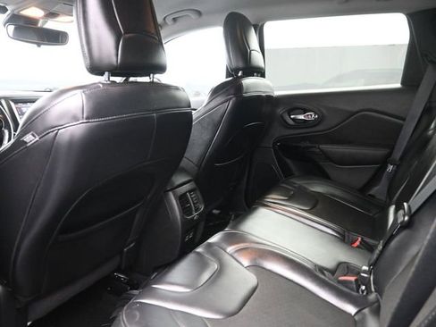 Used 2021 Jeep Cherokee Latitude Plus image 10