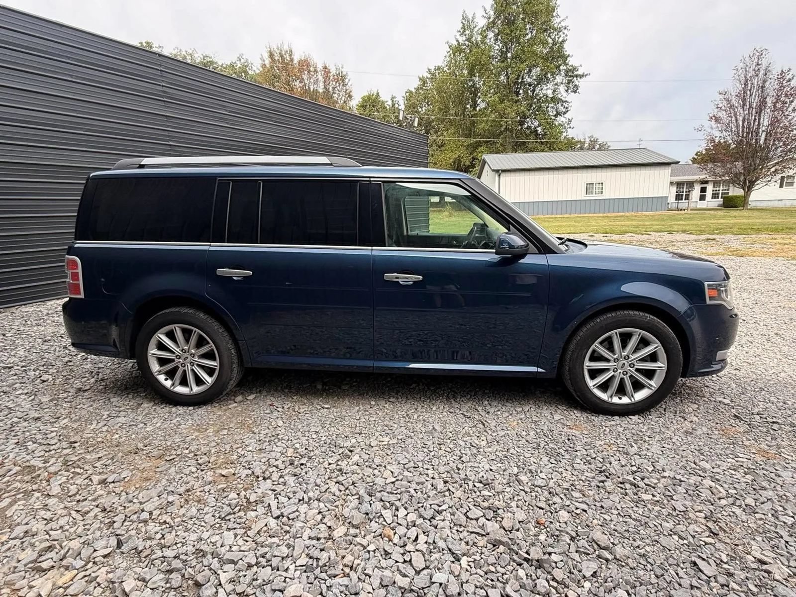 Used 2017 Ford Flex Limited w/ Equipment Group 301A FWD image 4
