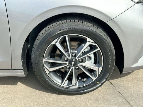 Used 2024 Kia Forte LXS image 10