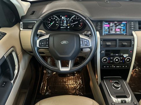 Used 2019 Land Rover Discovery Sport HSE image 16