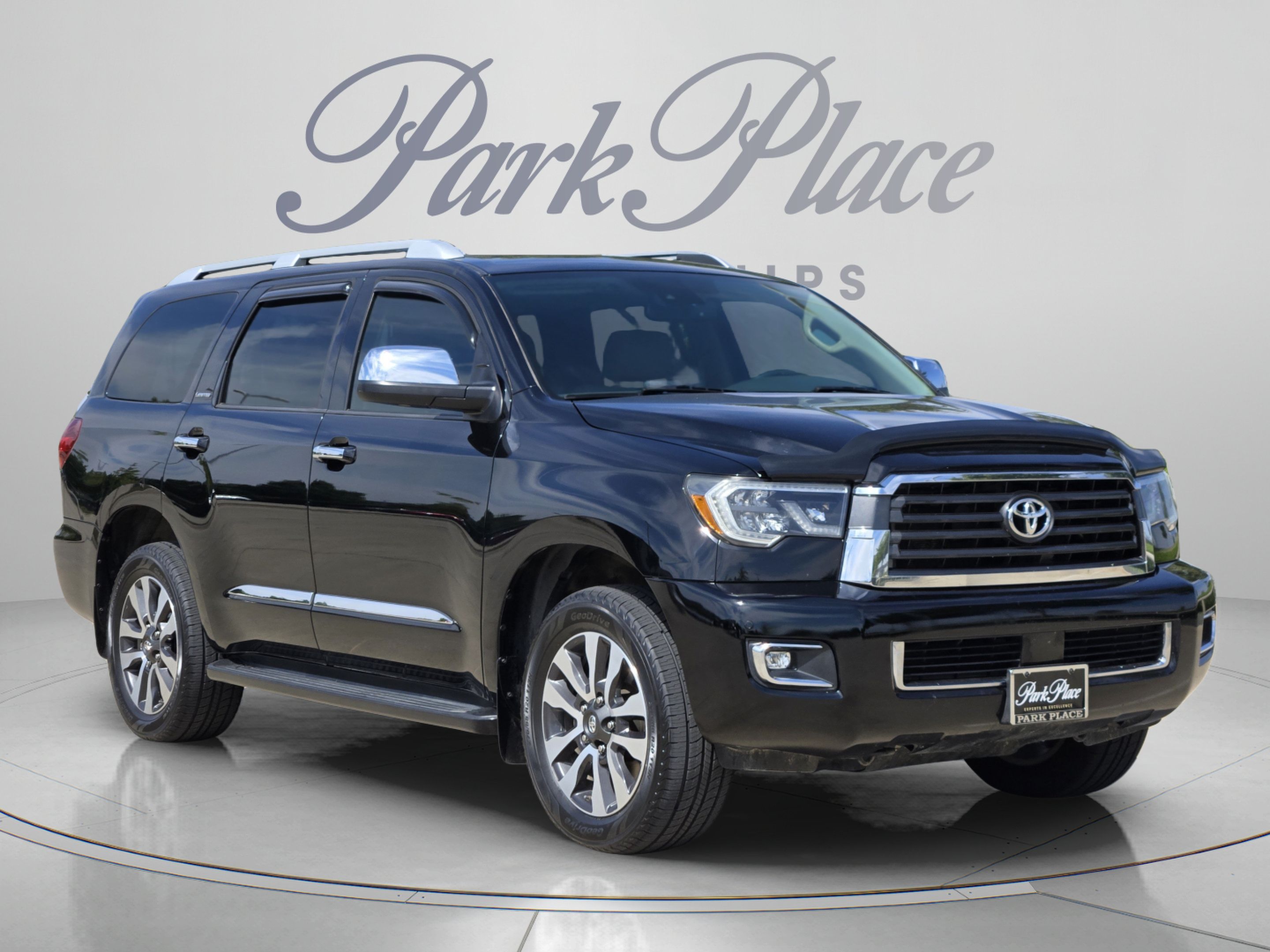 Used 2020 Toyota Sequoia Limited w/ Safety & Convenience Package AWD/4WD image 7