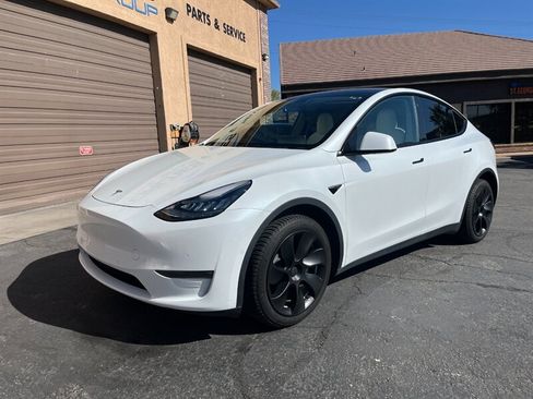 Used 2021 Tesla Model Y Long Range AWD/4WD image 8