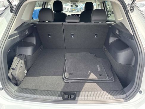 Certified 2025 Volkswagen Tiguan S FWD image 5