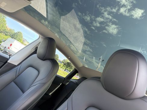 Used 2025 Tesla Model Y Long Range AWD/4WD image 24