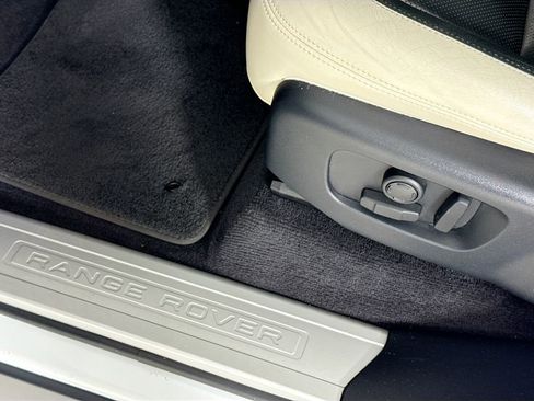 Used 2020 Land Rover Range Rover Sport HST image 18