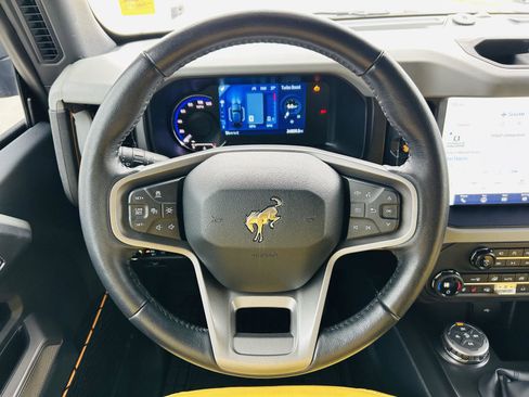 Used 2023 Ford Bronco Badlands image 17