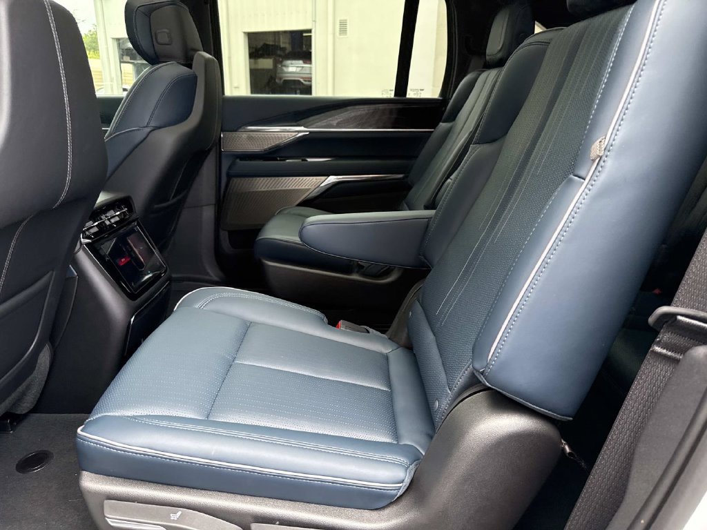 New 2025 Cadillac Escalade IQ Sport 2 w/ LPO, ONYX Package AWD/4WD image 14