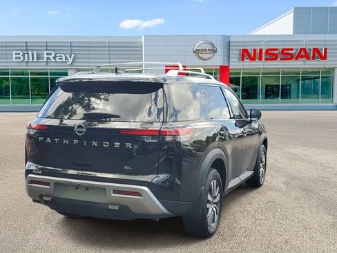 Used 2024 Nissan Pathfinder SL FWD image 4