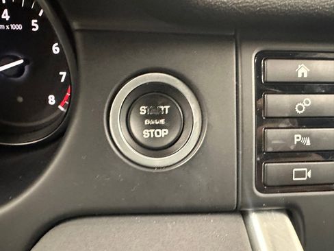 Used 2018 Land Rover Discovery Sport HSE image 33