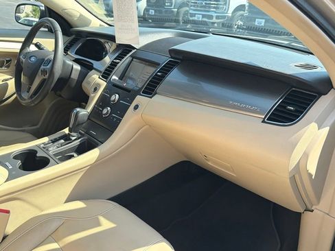 Used 2018 Ford Taurus SEL w/ Equipment Group 201A FWD image 16