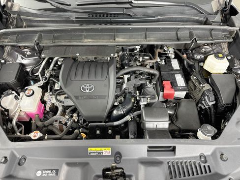 Used 2023 Toyota Highlander LE AWD/4WD image 29