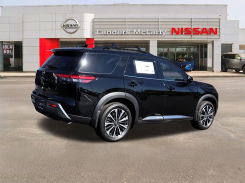 New 2026 Nissan Pathfinder Platinum image 3