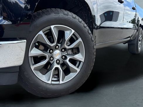 Used 2024 Chevrolet Silverado 1500 LT AWD/4WD image 2
