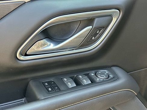 Used 2023 GMC Yukon AT4 w/ AT4 Premium Package AWD/4WD image 17