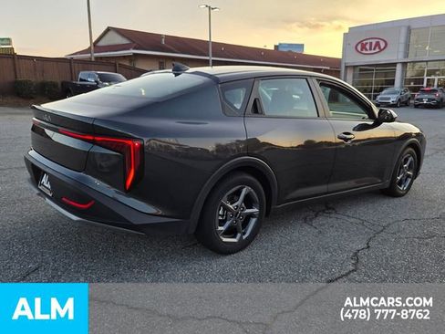 Used 2025 Kia K4 LXS image 11