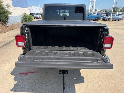 Used 2021 Jeep Gladiator Sport AWD/4WD image 5