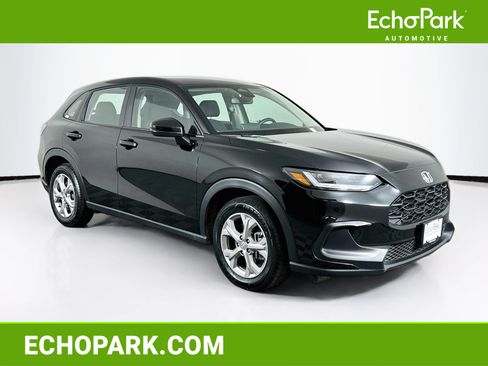 Used 2025 Honda HR-V LX image 1