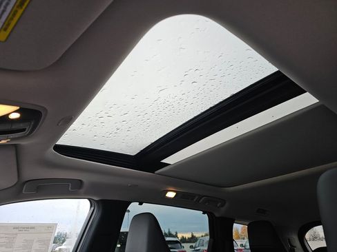 New 2026 INFINITI QX60 Luxe w/ Family Package image 33