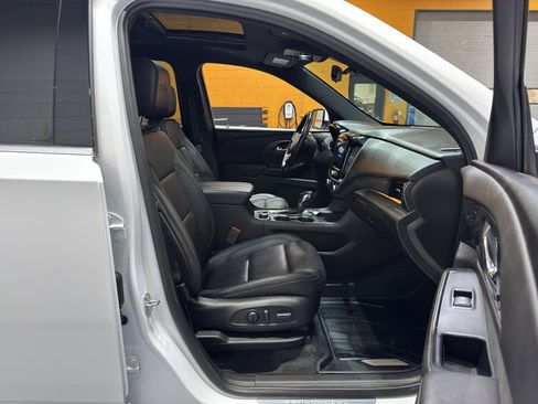 Used 2023 Chevrolet Traverse High Country image 18