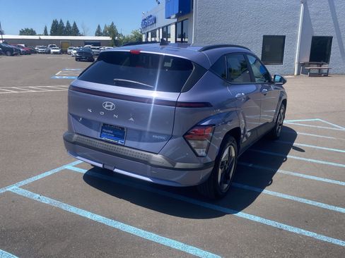 Certified 2025 Hyundai Kona SEL FWD image 5