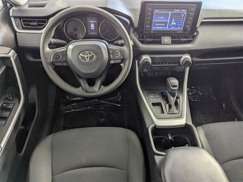 Used 2022 Toyota RAV4 LE image 14