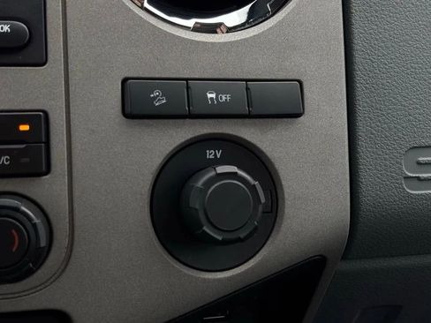 Used 2014 Ford F250 XLT w/ XLT Premium Package AWD/4WD image 37