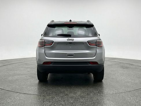 Used 2025 Jeep Compass Limited image 7