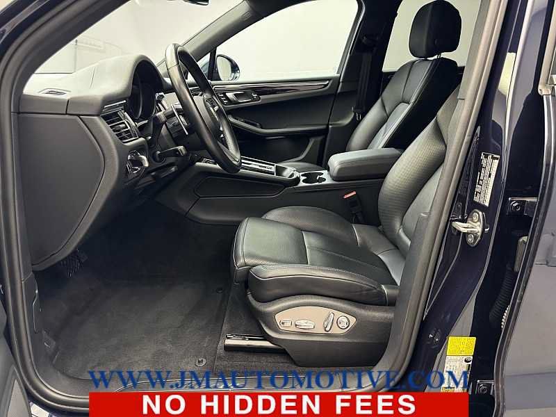 Used 2023 Porsche Macan AWD/4WD image 13